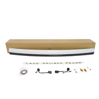 适用于24-25款丰田普拉多贯穿尾灯霸道专用贯穿尾灯LC250后备箱灯