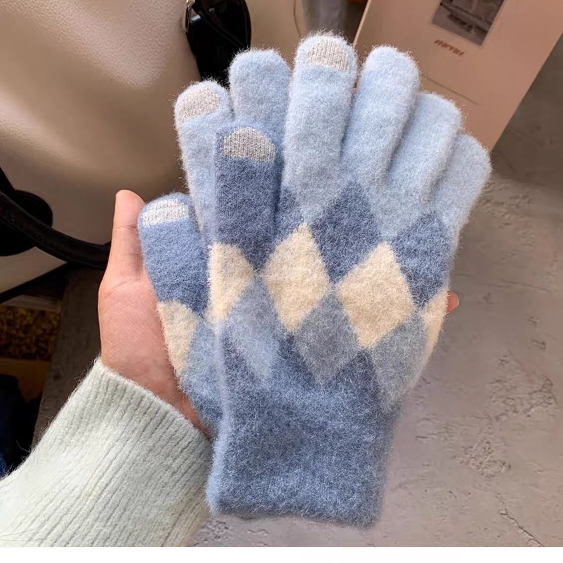 女士格子保暖触屏手套韩版拼色针织绒质五指分指学生骑车开车防寒