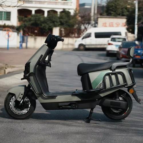 适用雅迪G35plus-H保险杠护杠