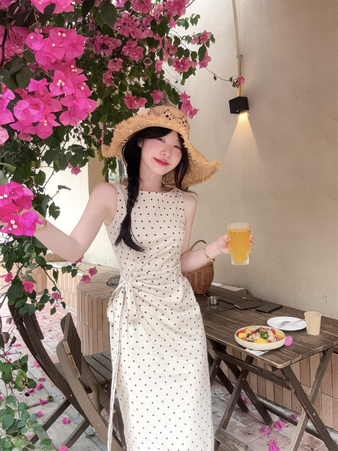韩系杏色波点开叉背心连衣裙女夏连衣裙