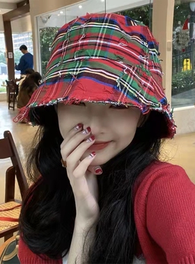 小众设计红格纹渔夫帽女复古显脸小水桶帽春夏韩版时尚百搭盆帽