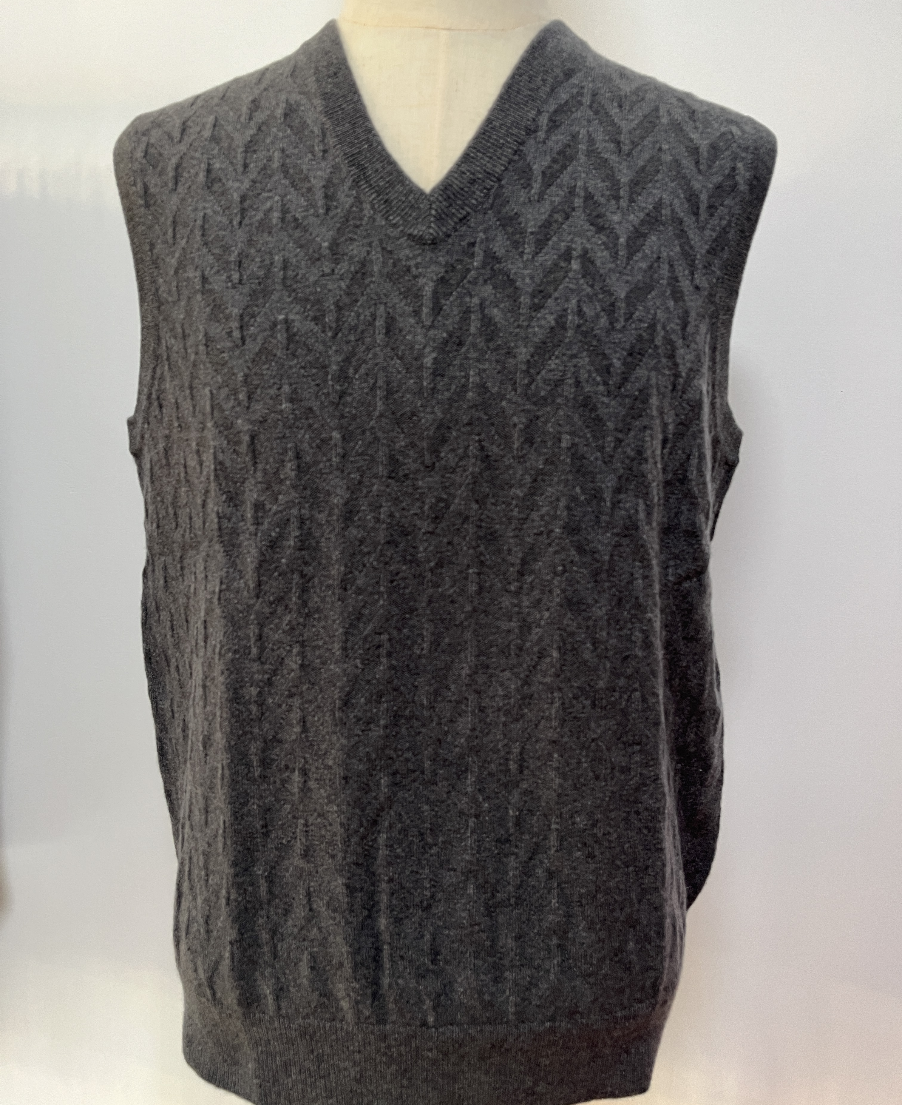 鹿王男士V领纯山羊绒背心秋冬季百搭保暖休闲简约套头马甲