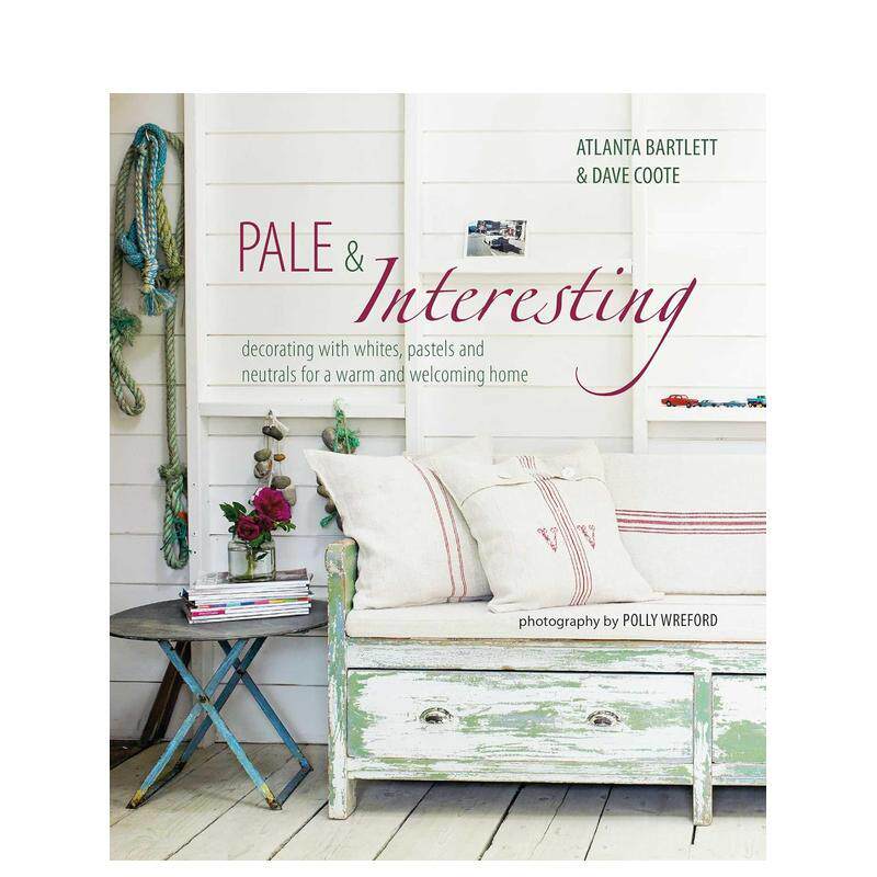 浅色有趣的：用白色、浅色和中性