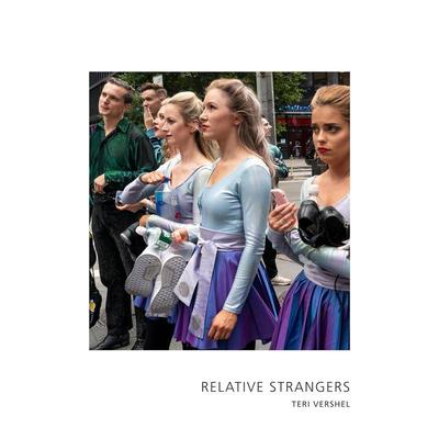 【预售】相对陌生人 Relative Strangers 原版英文摄影作品集 善本