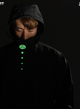 REMEFIT 蓄能杠铃片重工夜光防风防水运动情侣健身连帽外套冲锋衣