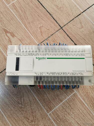 TM218LDA40DR4PHN施耐德PLC充新，功能正常实