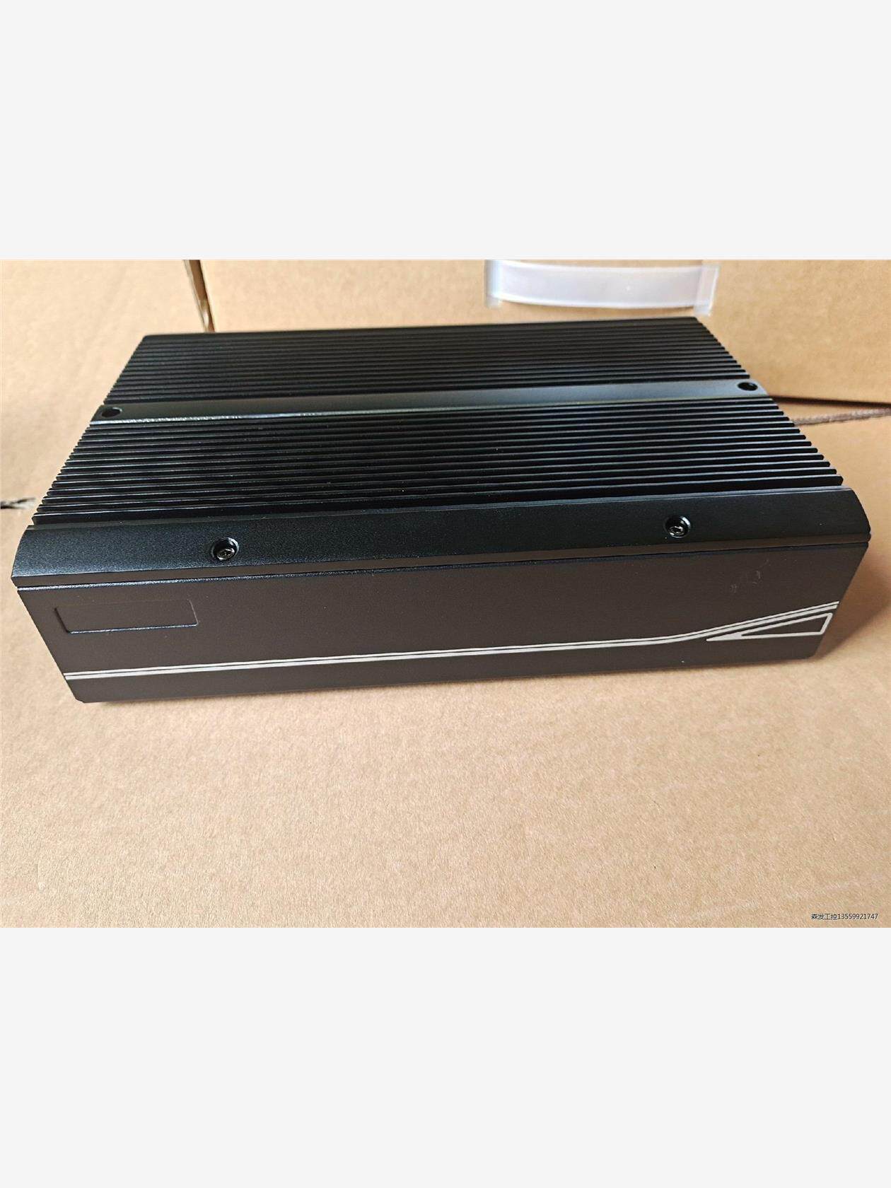 停车场出入口控制终端 J1900 4G内存1T硬盘 停车场用