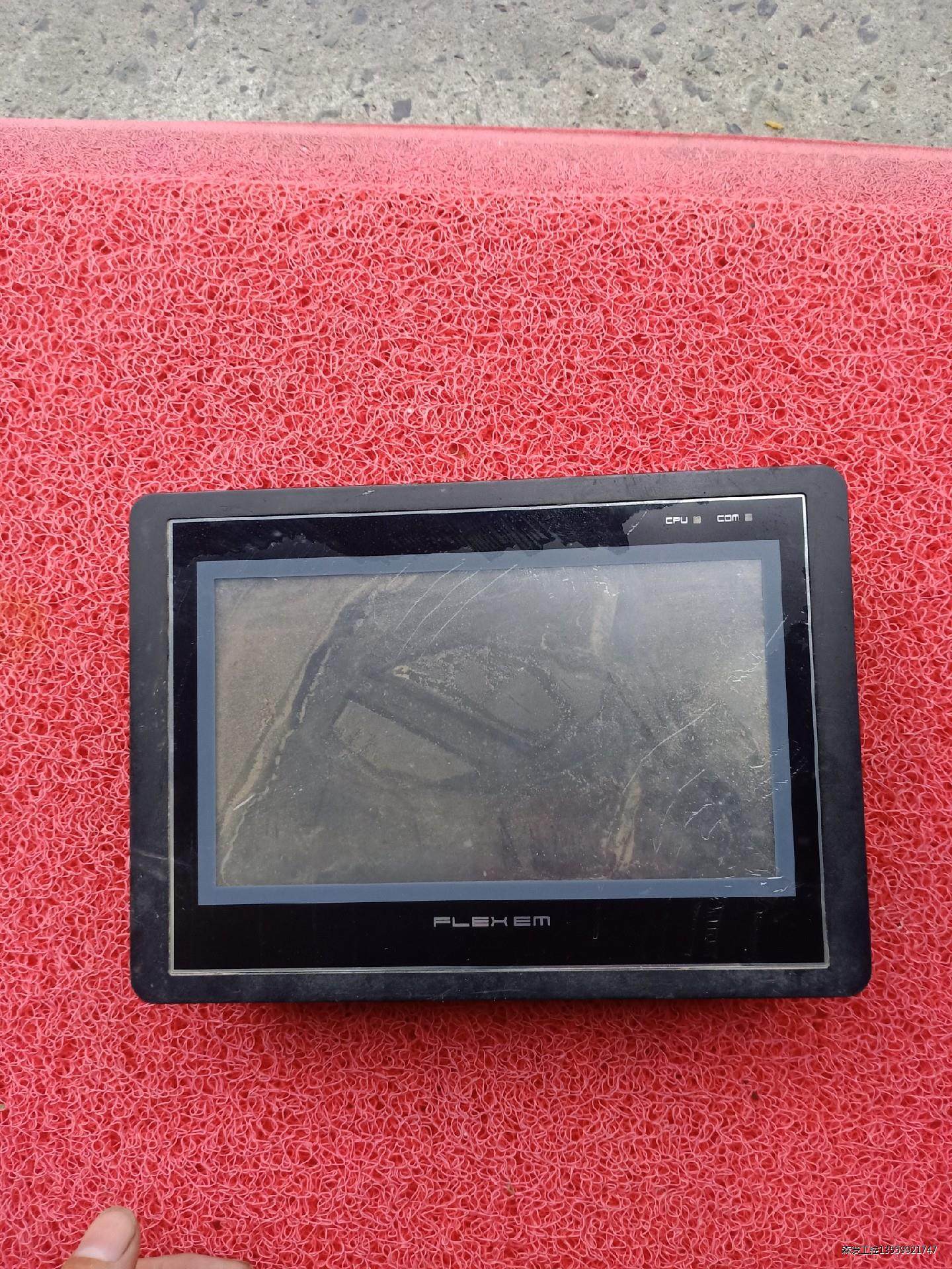 繁易触摸屏FE4070C 成色如图 拆机所得 里面有点灰尘，