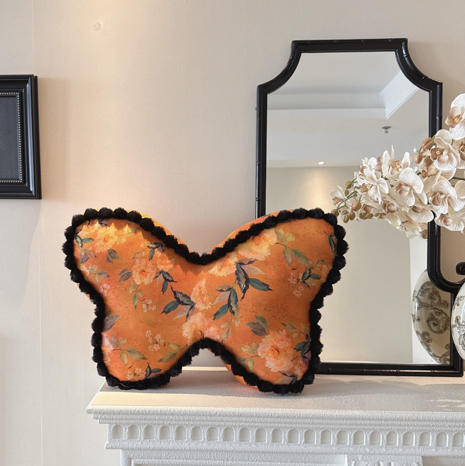 法式复古蝴蝶抱枕靠垫