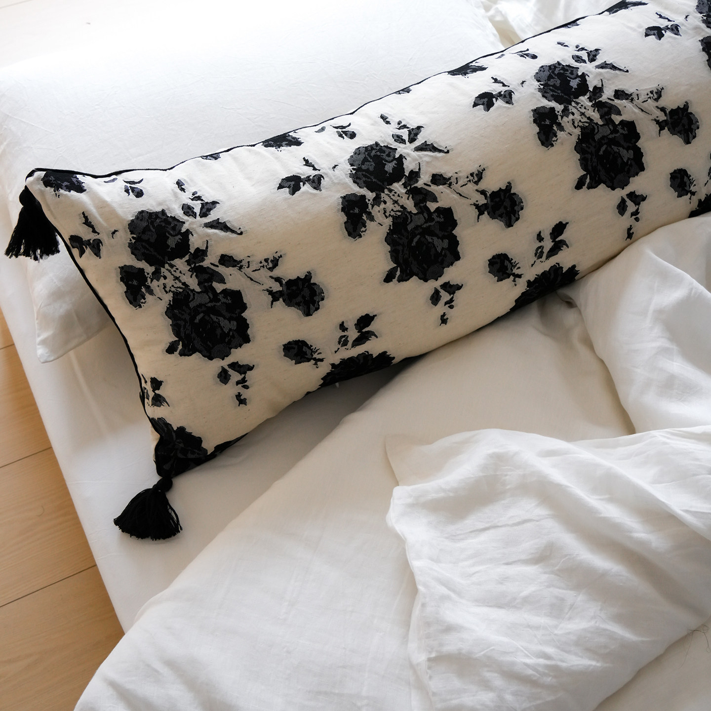 法式复古棉麻长抱枕流苏长条枕头床上腰靠垫可拆洗沙发飘窗榻榻米