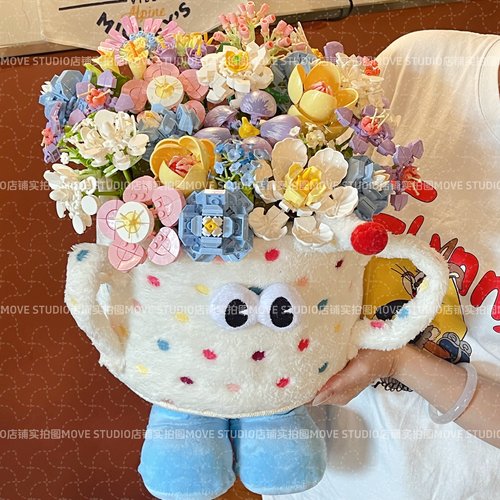 新款大眼萌积木花束KT抱抱桶永生玫瑰花拼装摆件系男女情人节礼物
