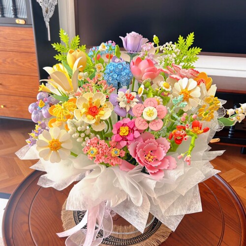 积木花抱抱桶七彩玫瑰花束手工拼装diy全套材料送男女生节日礼物