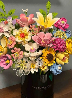 创意积木花束kt永生花DIY抱抱桶拼装创意摆件男女友系列生日礼物