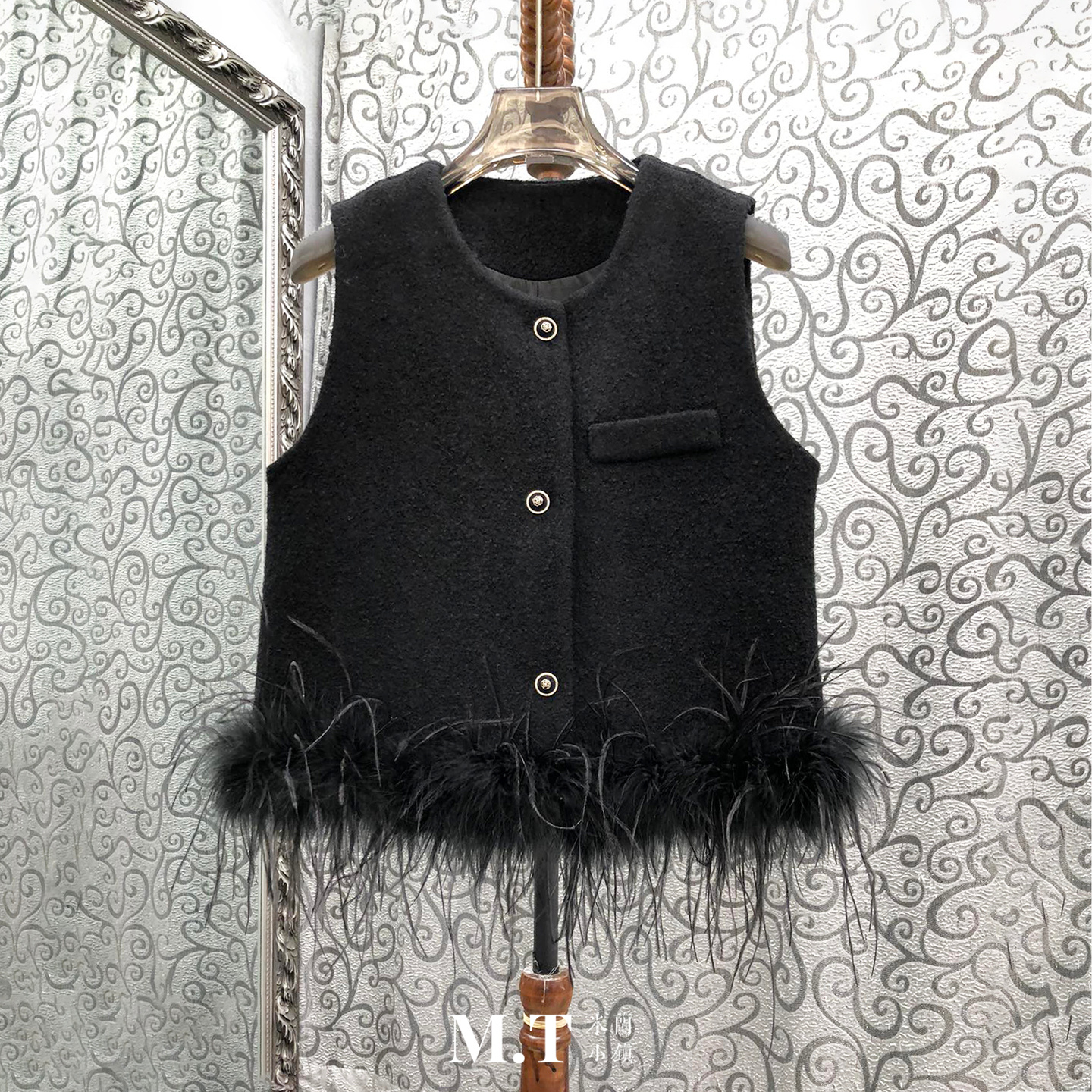 X米兰小镇南油高版 欧货下摆羽毛流苏净色毛呢圆领时髦百搭马夹K1