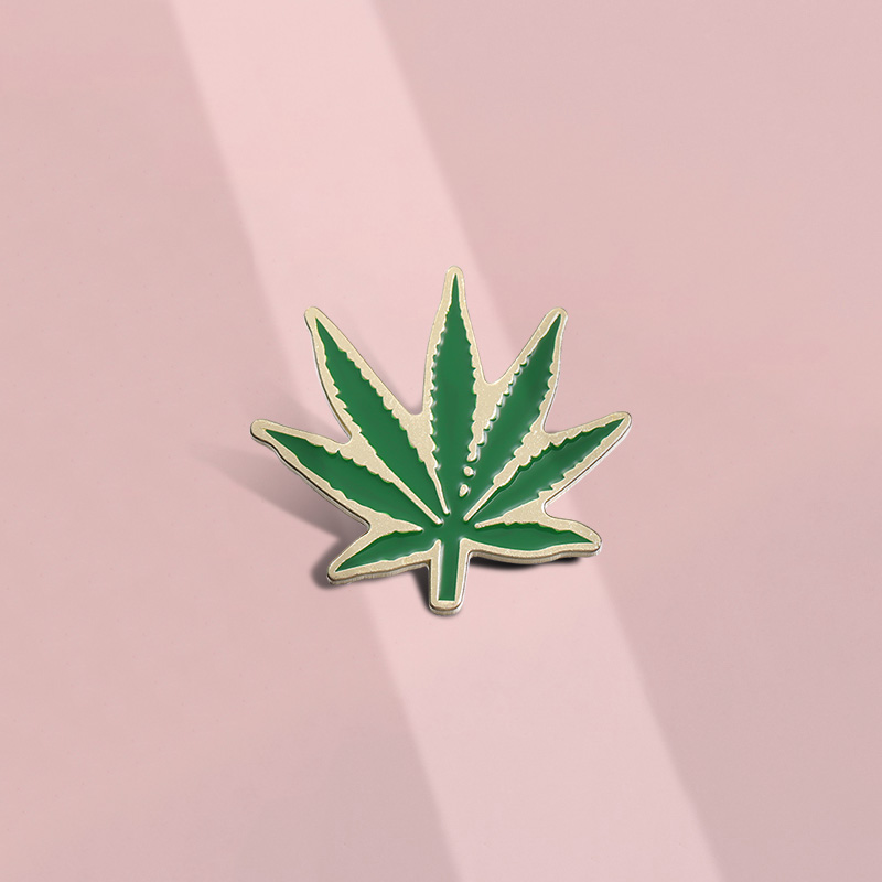 复古绿色枫叶合金金属胸针男女学生背包衣服服饰笔袋挂件装饰徽章