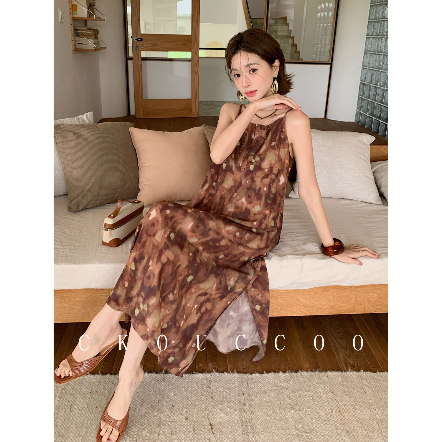 荣太古典异域桑蚕丝真丝吊带连衣裙女无袖平领抽绳设计感开叉长裙