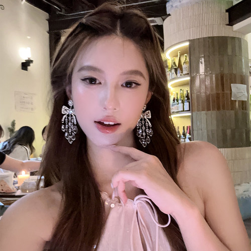 洛伊美神满钻蝴蝶结水滴流苏耳环
