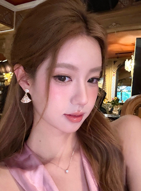 柔媚千金高级感锆石扇形耳环