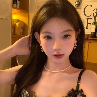 后挂式闪锆珍珠CD字母耳环