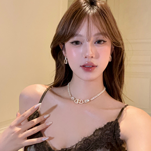 【蜜桃茶】气质小香 闪钻珍珠字母项链高级感choker生日礼服配饰