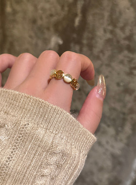 克拉恋人金色五钱帝猫眼石戒指