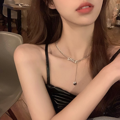 蜜桃茶杂志封面字母项链女ins