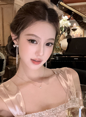 千金丽莎满钻蝴蝶结流苏耳环
