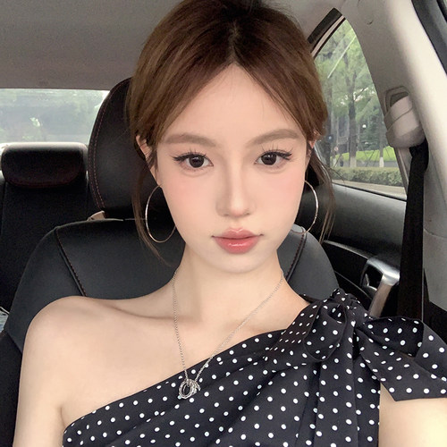 显脸小~银色气质大号耳圈耳环