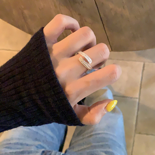 极简设计满钻蛇形开口戒指