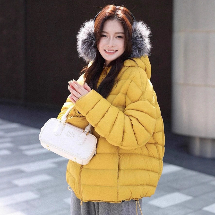 来此购 女士2025冬新款90白鸭绒排骨羽绒服女时尚简约连帽小个子