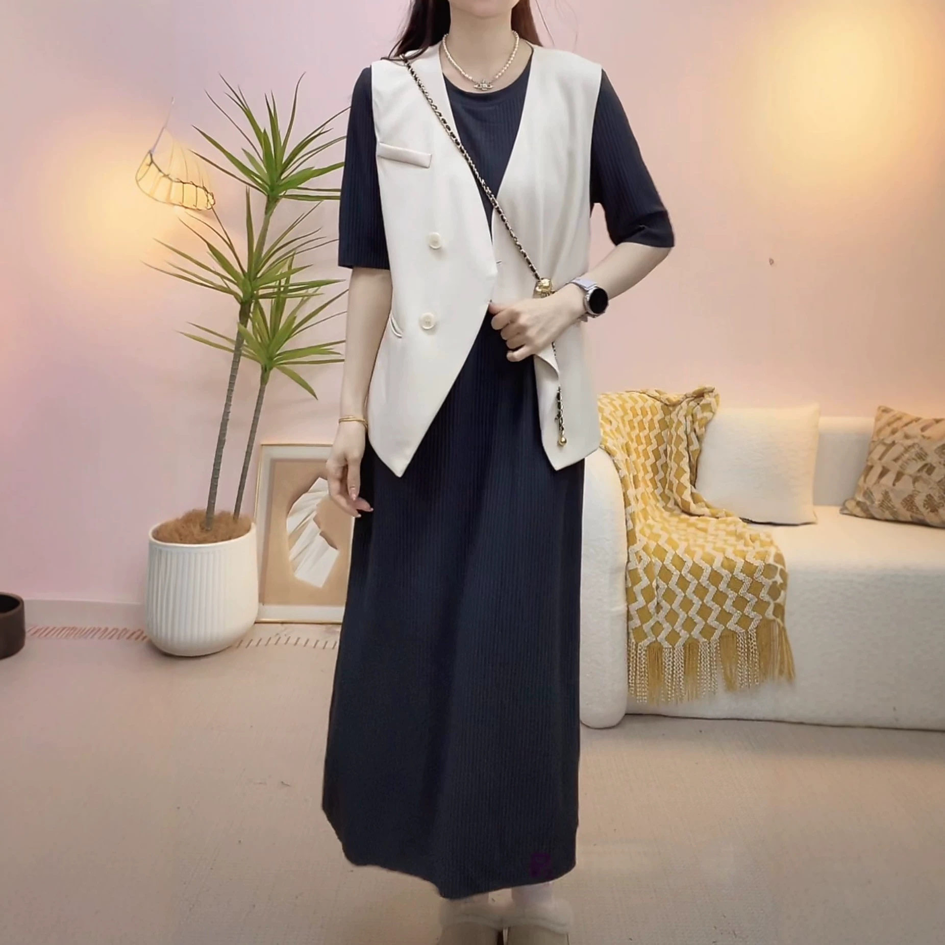 来此购 女士2026春季新品气质西装马甲外套+百褶连衣裙两件套套裙