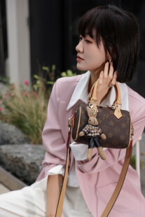 优草坊女包2026新款 腋下包潮 高品质枕头包小众百搭单肩斜挎包时尚