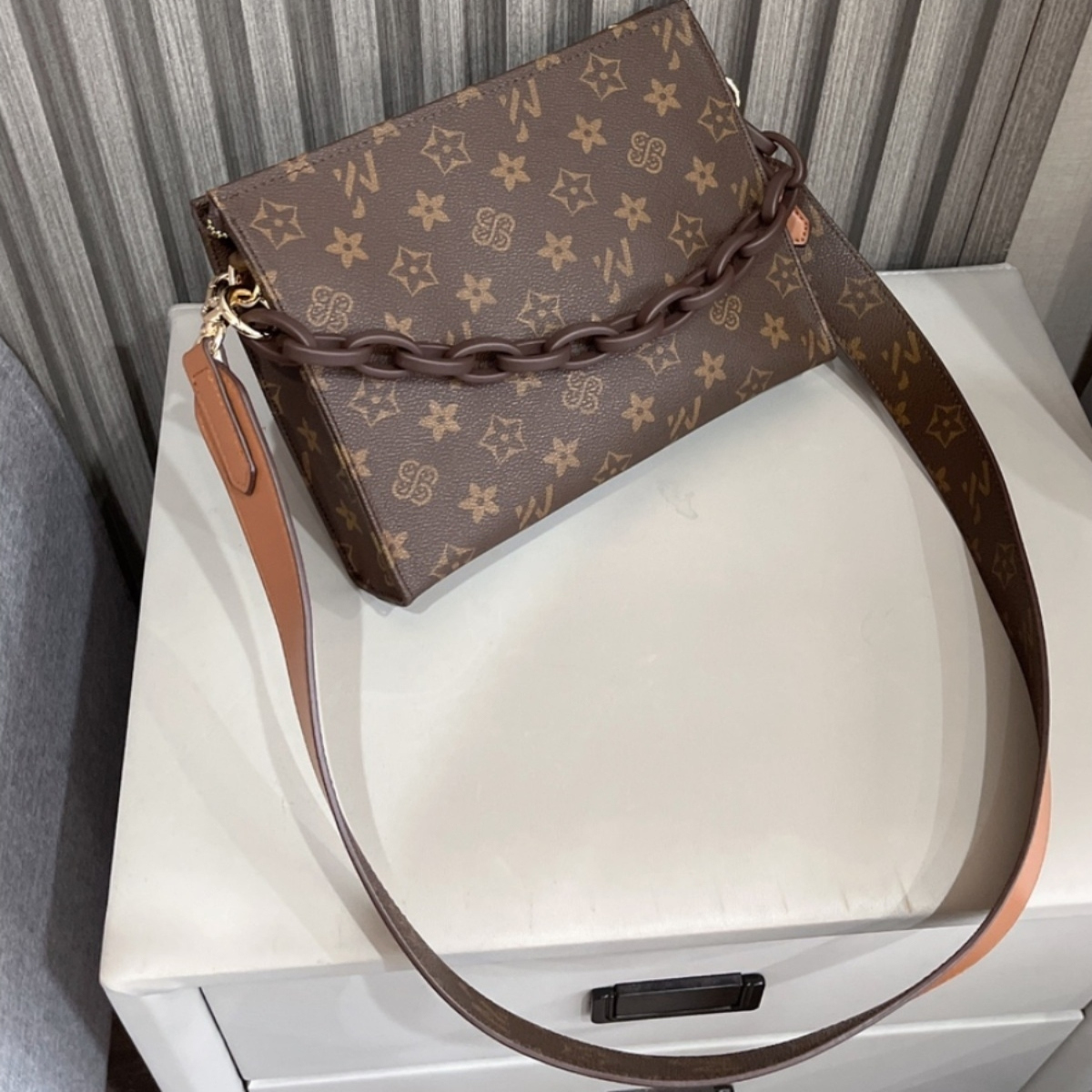 优草坊时尚百搭单肩斜挎小方包