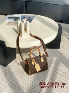 优草坊包包2026新款复古枕头包女真皮波士顿包单肩斜挎手提包