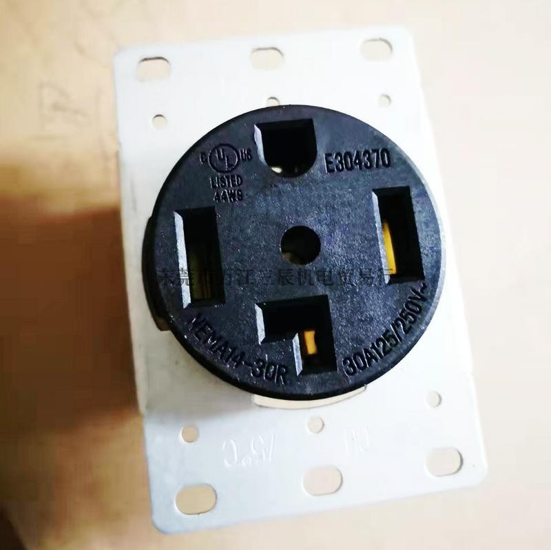 美规工业插座四孔NEMA14-30R黑