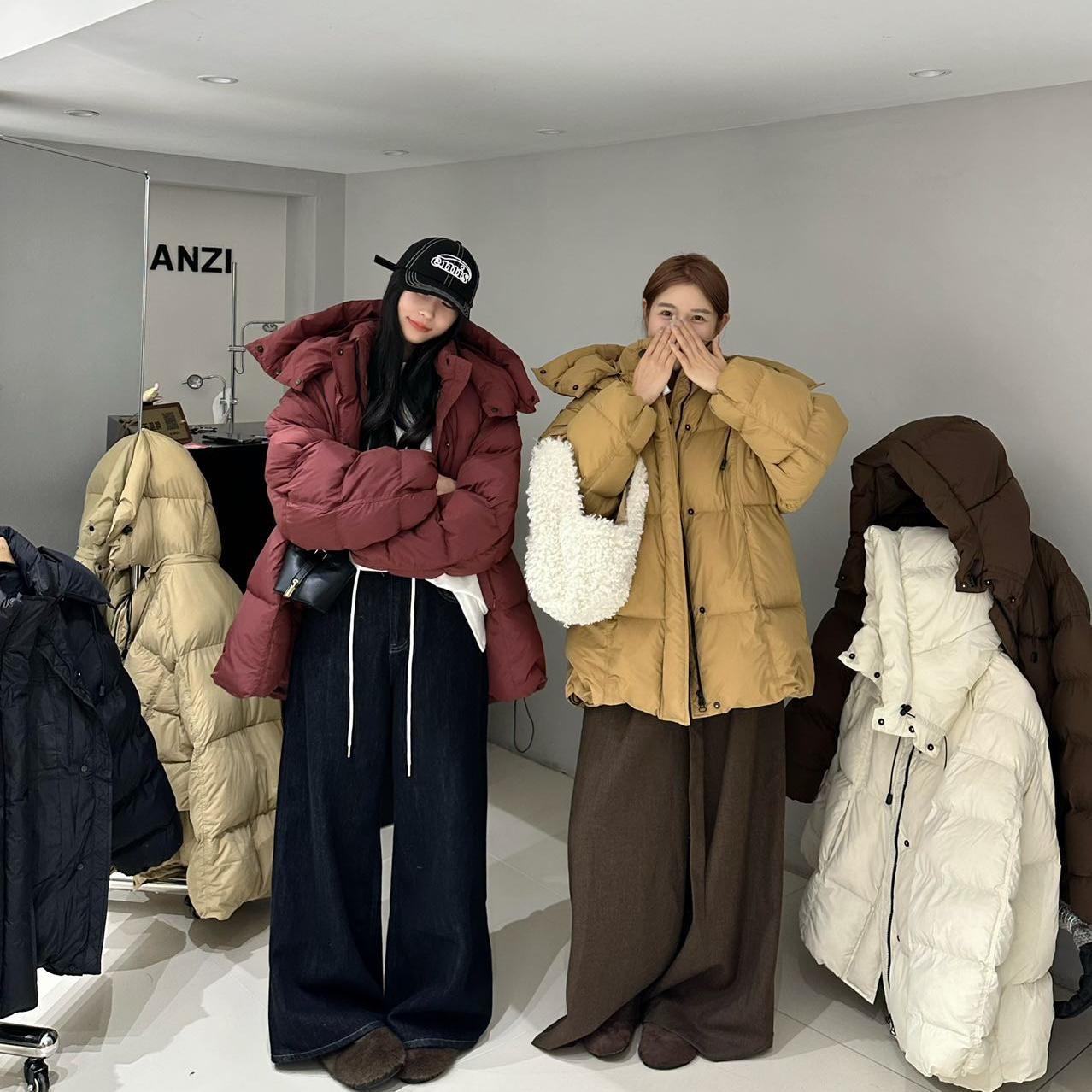 欧版宽松立领连帽羽绒服女中长款2024年新款冬龟背时髦白鸭绒外套