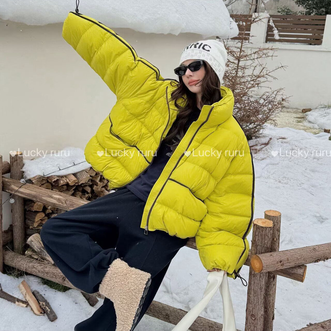 欧版宽松撞色拼接立领羽绒服女短款2025新款设计感保暖白鸭绒外套