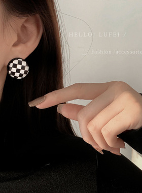 韩国ins复古小众黑白棋盘格耳环新款个性气质简约耳钉耳饰dingzhi