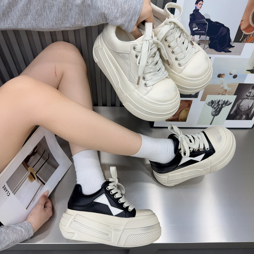 2026新款小白鞋女秋冬季厚底增高运动板鞋皮带扣做旧休闲脏脏鞋