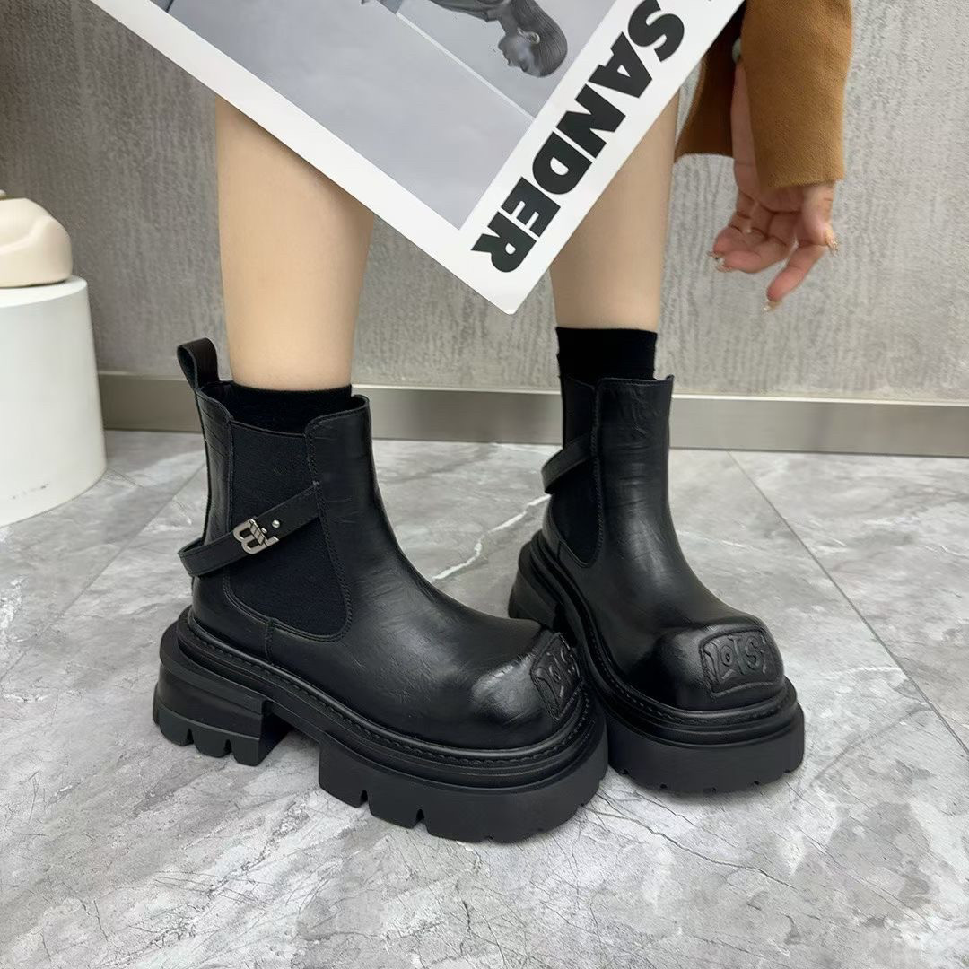 2025年新款厚底粗跟增高短靴女马丁靴小个子皮带扣倒靴