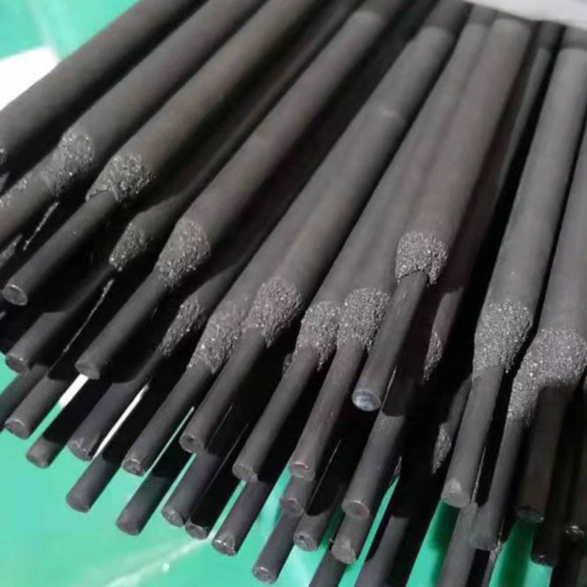 D608铸铁堆焊焊条 耐磨焊条 高铬铸铁堆焊焊条3.2/4.0mm