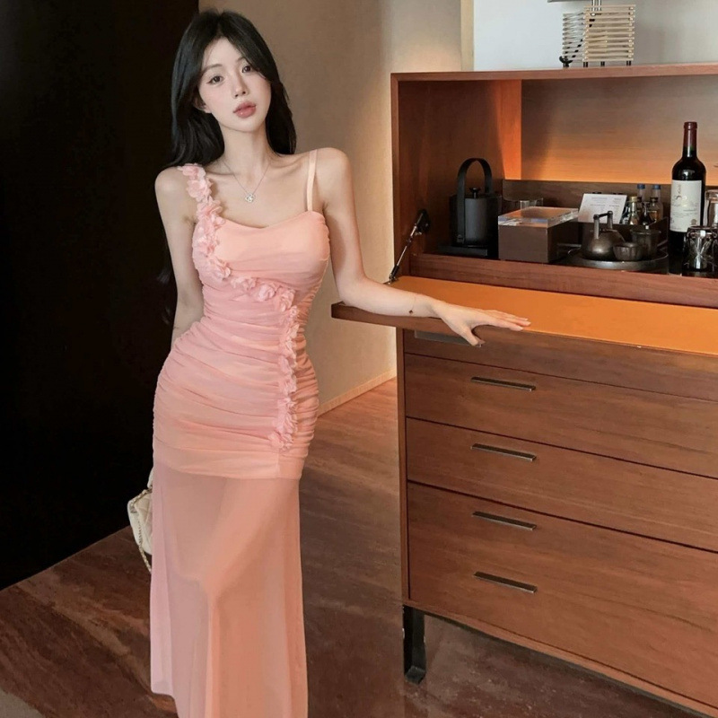 网红新款设计感花朵拼接网纱吊带连衣裙女性感修身显瘦包臀长裙子