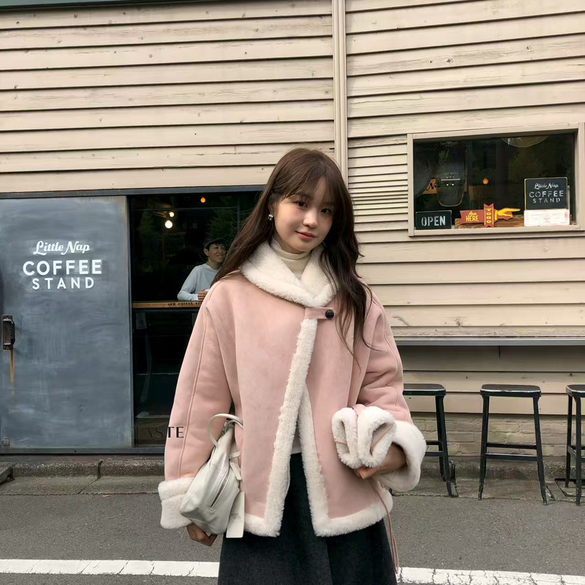 TASTE-冬上新氛围感毛领设计暗门襟短外套(配手提)9231