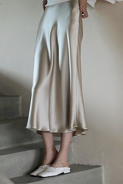 重磅日本三口醋酸鱼尾半身裙缎面真丝滑亮包臀女法式高腰收腰修身在类目 女装/女士精品, 半身裙中 - 来自Buy2taobao.com提供专业的淘宝代购服务