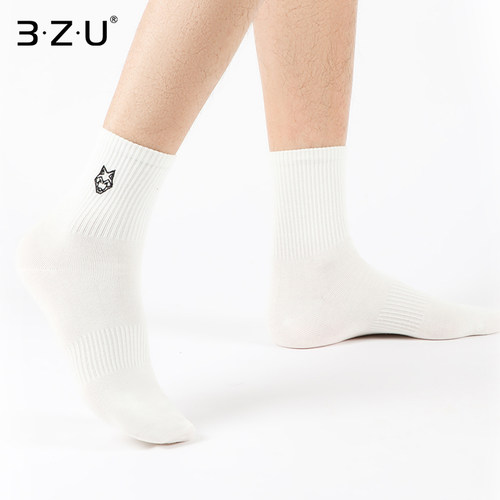 3ZU足装秀男士狼头刺绣无骨潮袜