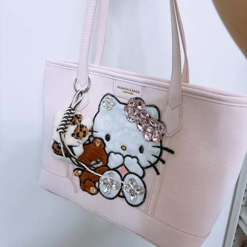 HelloKitty镶钻手提包化妆包收纳包水桶包女生高颜值礼物