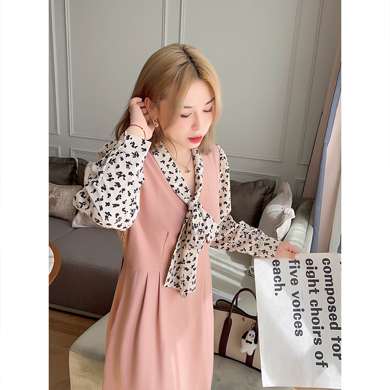 蝴蝶结连衣裙春宽松遮肉中长款