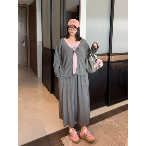 VOGANA戛纳家大码女装早秋懒人套装休闲美式字母吊带开衫半身裙