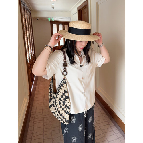 VOGANA戛纳家大码女装气质小翻领宽松显瘦休闲松弛感个性纽扣衬衫