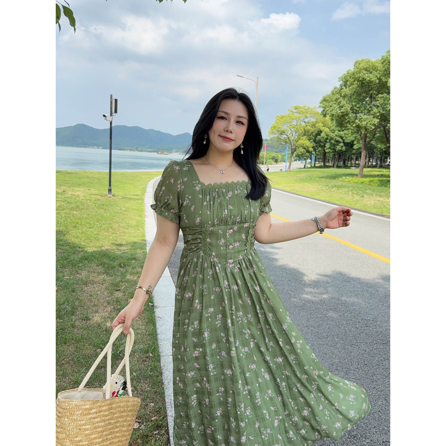 VOGANA戛纳家大码女装法式度假风茶歇裙夏收腰显瘦A字碎花连衣裙